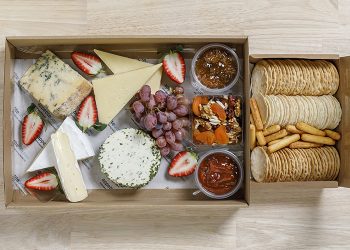 the cheese lover - large (serves 10-15)