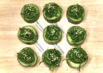 cucumber cup with wakame (gf)(vegan) (each)