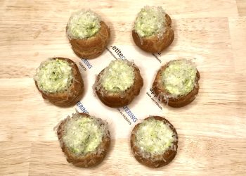 gougere with minted pea, chevre & lemon (v) (each)