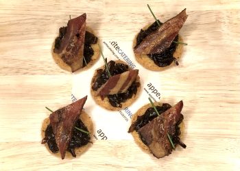 parmesan shortbread with maple bacon, caramelised onion & chive (each)